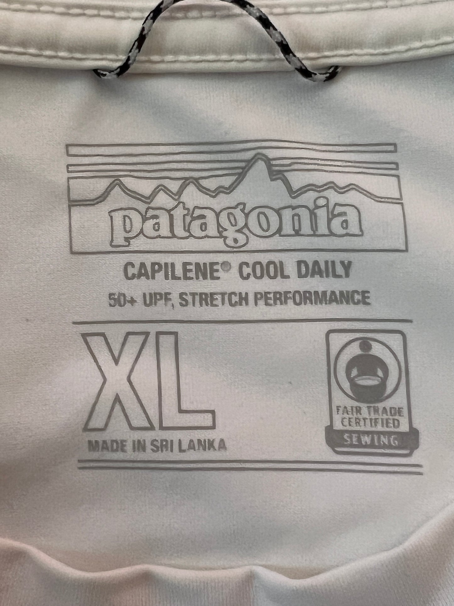 Patagonia Capilene Cool Daily Vintage Men's Performance Wave Logo Tee T-Shirt - XL White Polyester