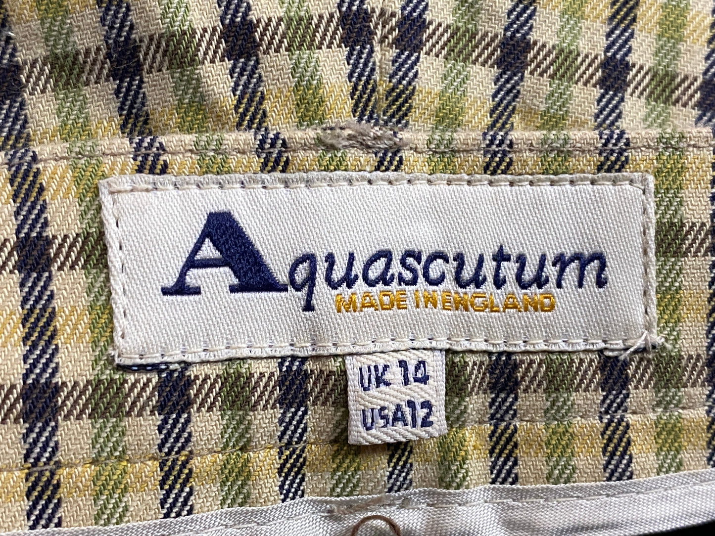 Aquascutum Vintage Men's Bermuda Shorts - Large Beige Cotton