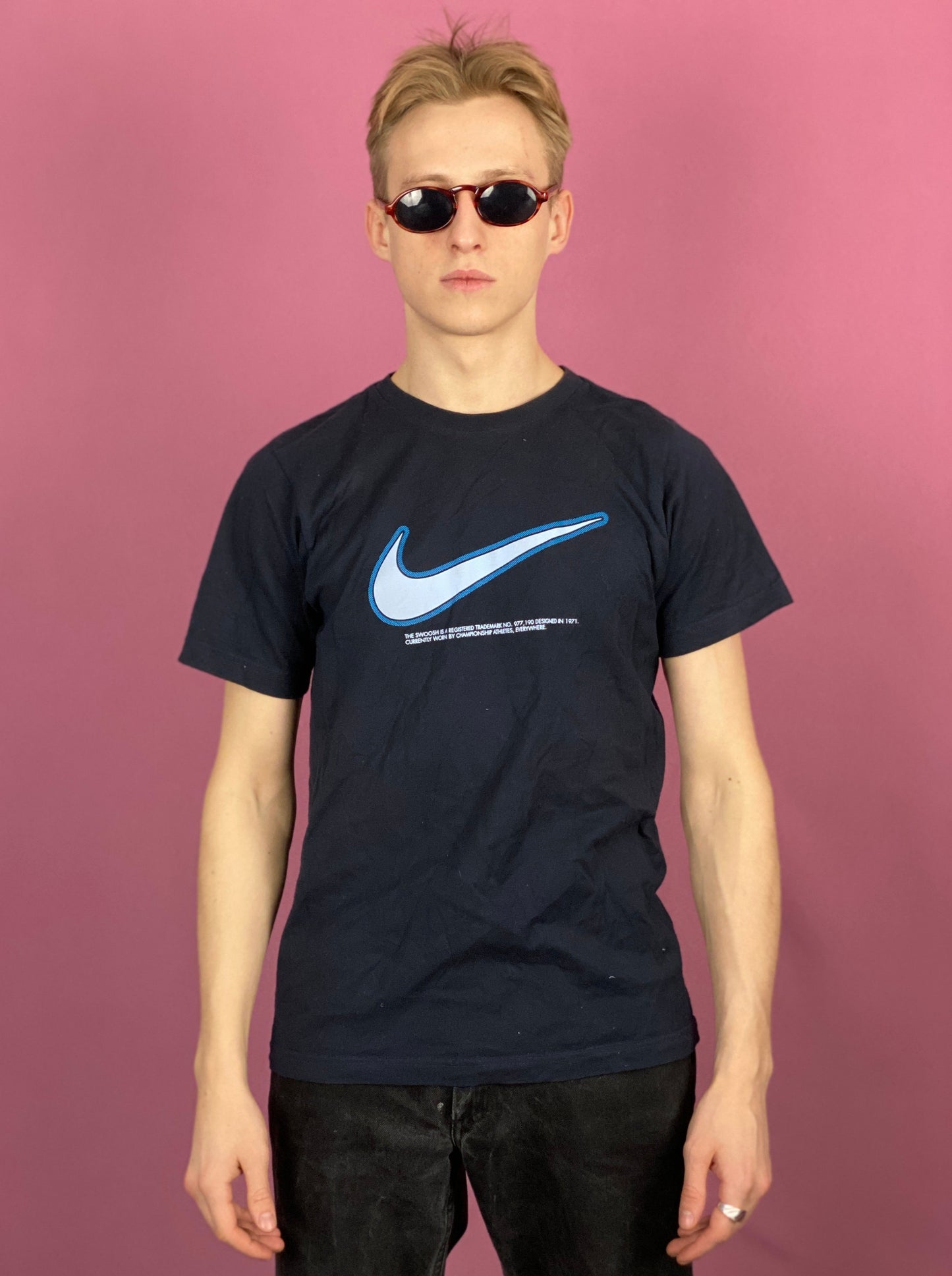 90s Nike Vintage Men's T-Shirt - Small Navy Blue Cotton