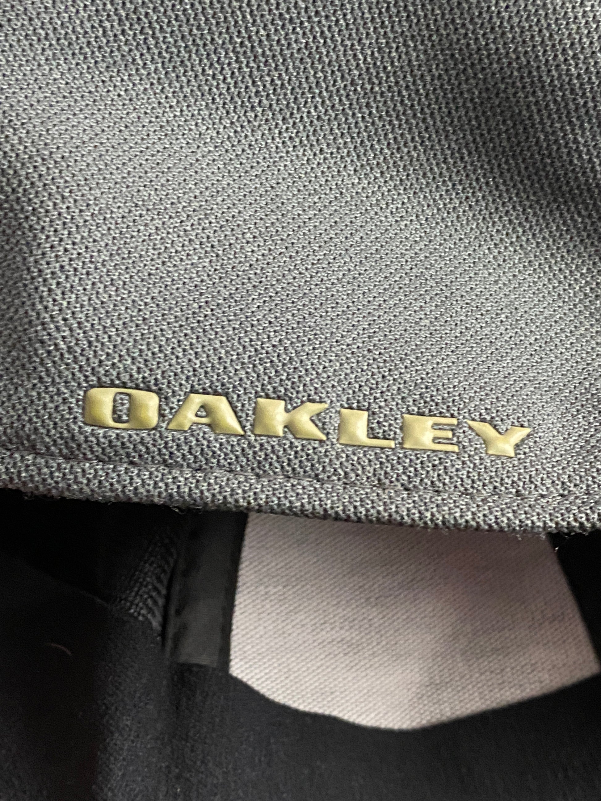 Oakley Vintage Classic Flex Fitted Cap - M/L Gray Polyester