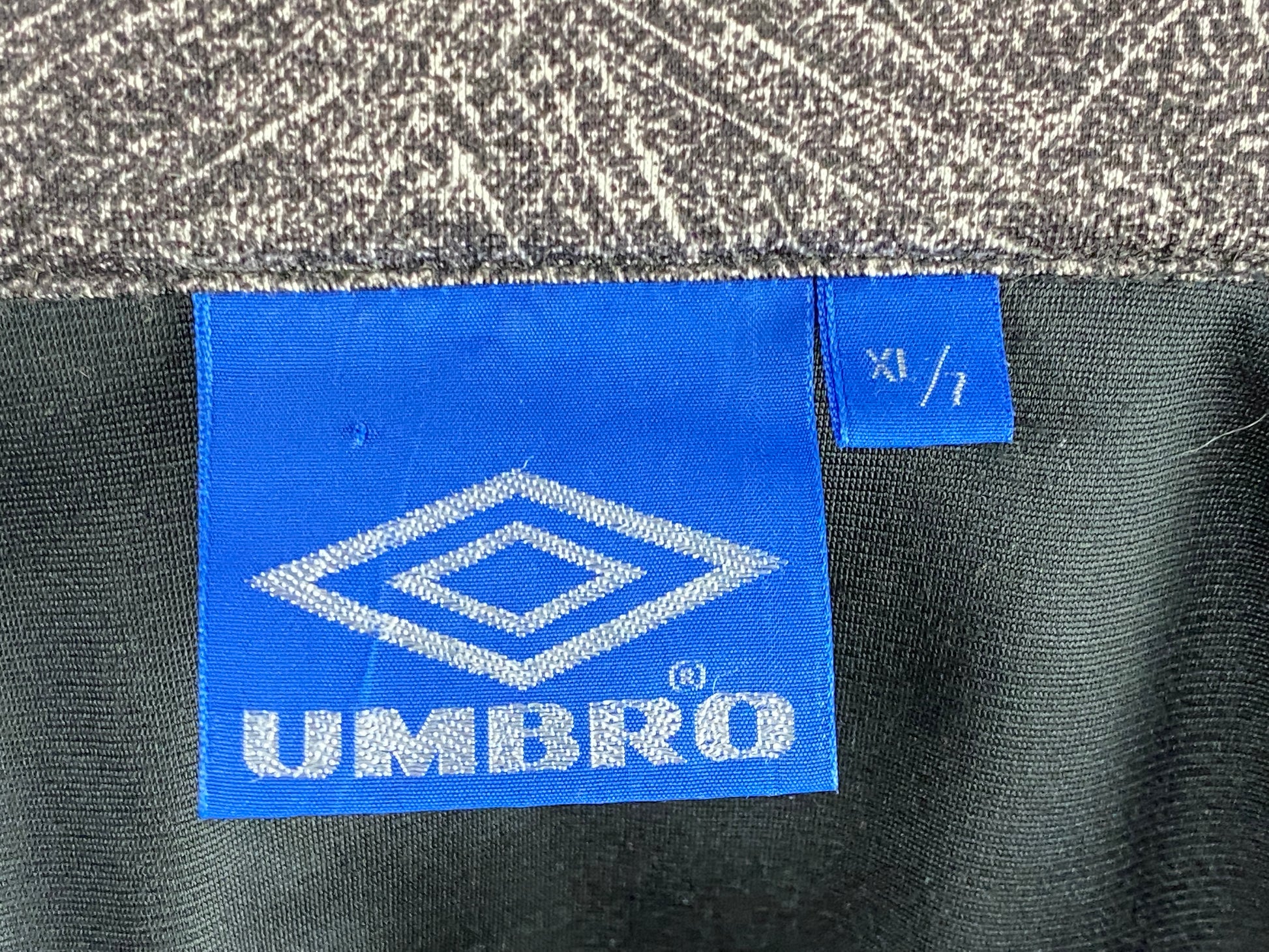 Umbro Vintage Men's Track Jacket - XL Black Polyester